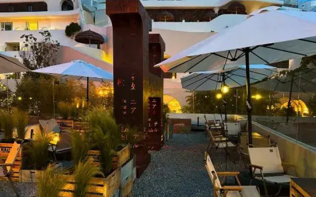 HIHAT Pioneer Art Hotel