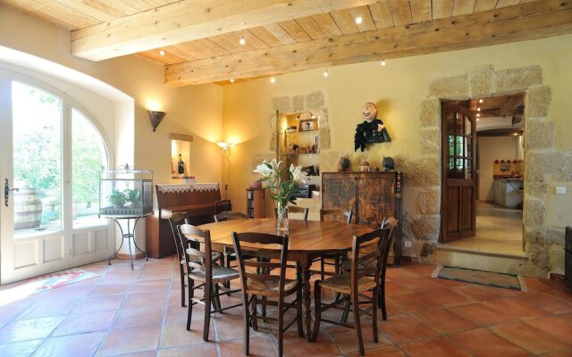 Mansion With 5 Bedrooms in Grans, With Pool Access, Furnished Garden a