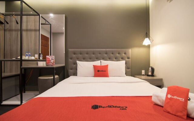 Reddoorz Plus Near Saigon Centre