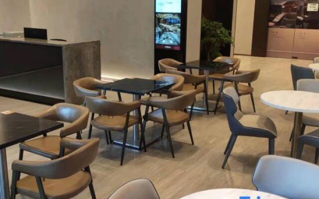 Weili Royal (Guangzhou Huadu Plaza Shuguang Road Branch)