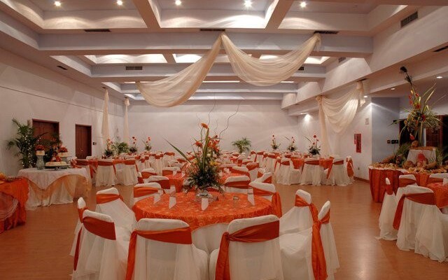 Hotel Cristina Suites