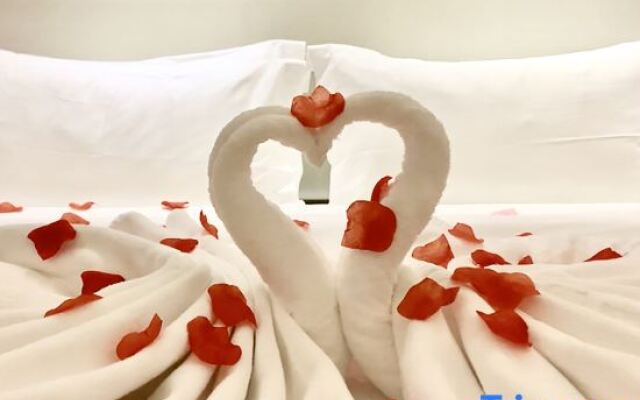 Victoria Harbour Joy Hotel