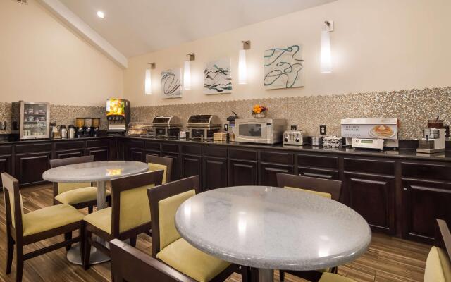 Best Western Plus Tulsa Inn & Suites