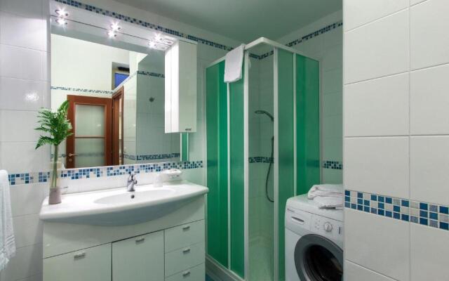 Comfy Apt 4 sleeps right in the centre