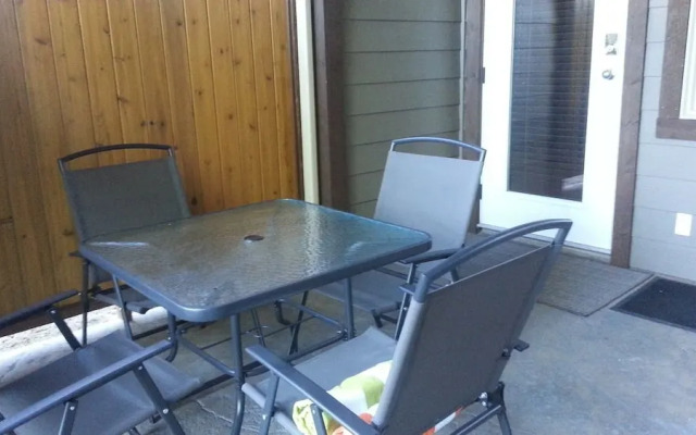 Beyond the Vineyards Bed & Breakfast