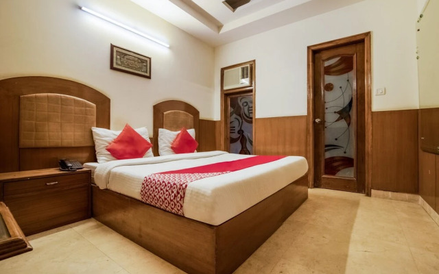 Oyo 43670 Hotel Apra Deluxe