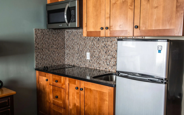 Prestige Hudson Bay Lodge & Conference Centre, WorldHotels Crafted Collection