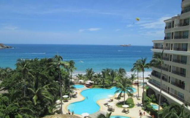 Bay View Grand Residencial 602 Sur