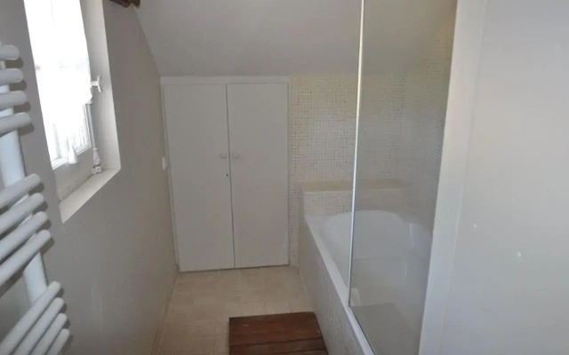 Snug Holiday Home In Chambourg-Sur-Indre With Pool