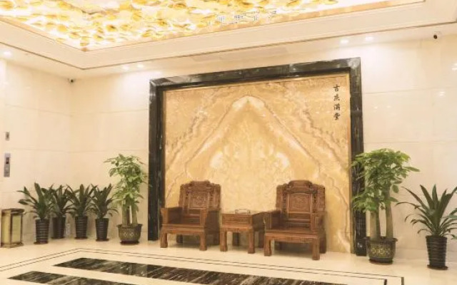 Guangzhou Liangyou Qicheng Hotel (Gangding Subway Station Jinan University Branch)