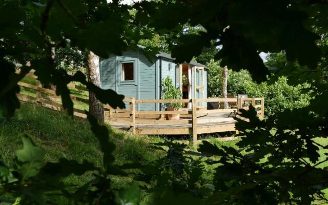 The Lookout Shepherd's Hut