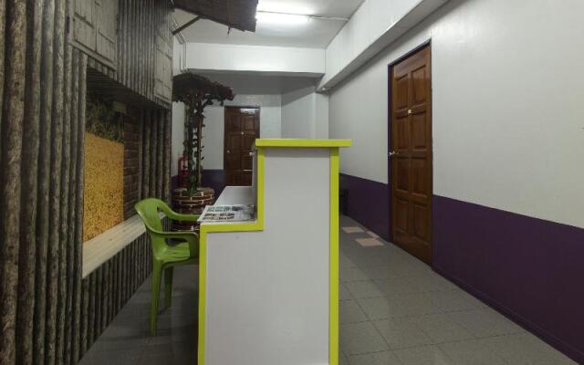 OYO 880 Hotel Purple Town