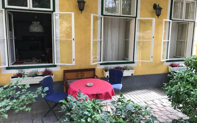 70m² Großes Apartment Mit Gartenzugang
