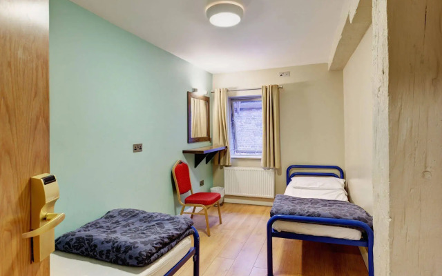 Isaacs Hostel