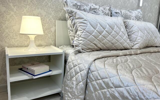 4 Сезона на улице Академика Сулейманова 12