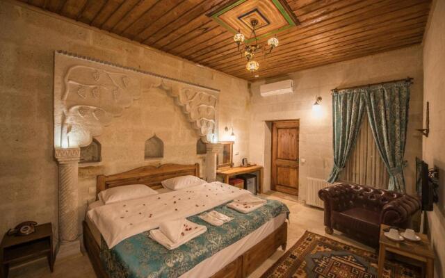 Charming Cave Hotel