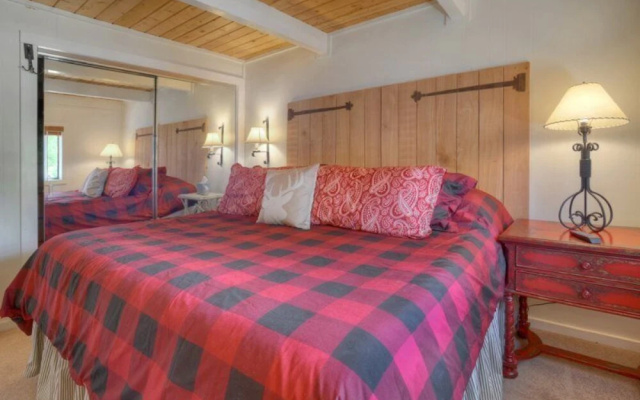 Hideaway River Cabin