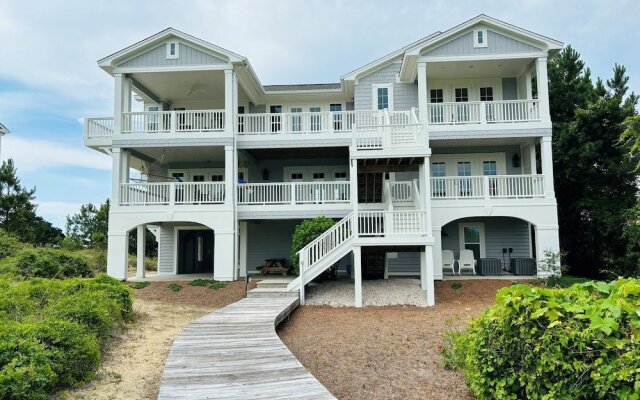 Gray Goose 5 Bedroom Home by RedAwning