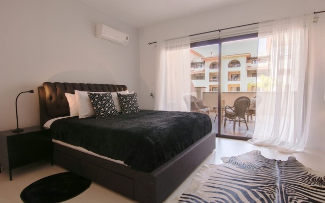 Queens Garden Residence Staycom