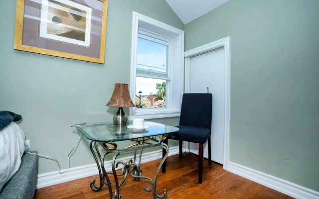 Cute 2-story, 2-bdrm Loft, Mins to Beach and Lake