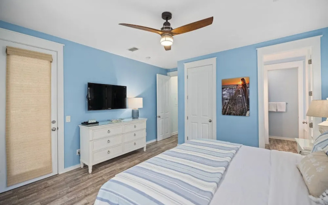 1345 Laurel Grove 3 Bedroom Home by RedAwning