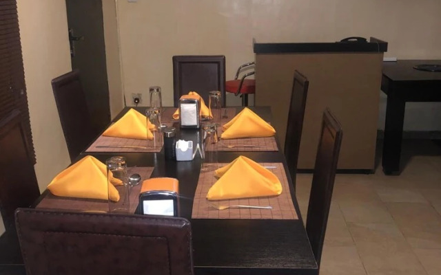 Posh Apartments Bussiness Hotel