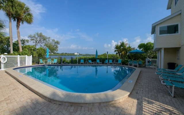 Bayview Beach Condo