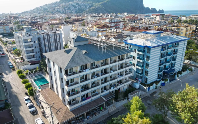 Kandelor Hotel