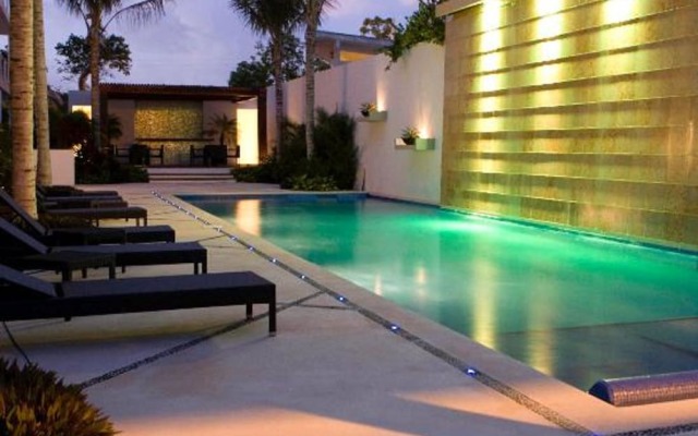 Oasis 12 by Realty Group