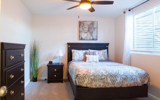 4BR Ocotillo Lakeview Home w/ Pool