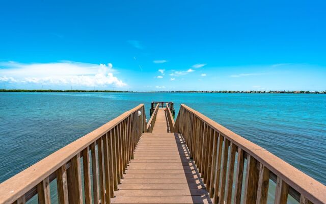 Bahia Del Mar P-401 by Vtrips