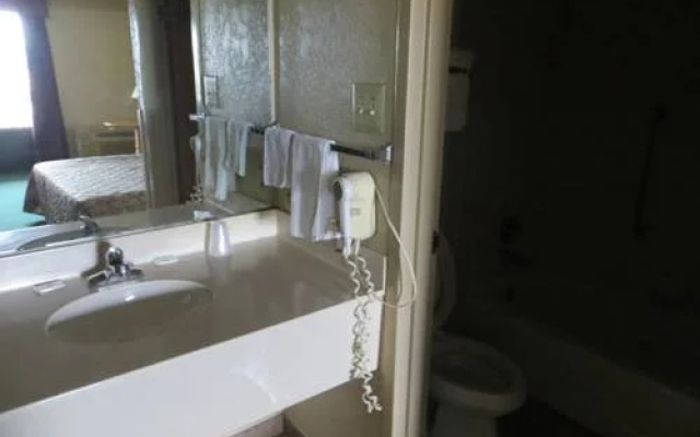 Budgetel Inn & Suites