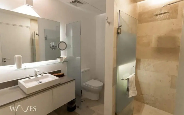 3 Br. Ocean Front PH With Stunning Views