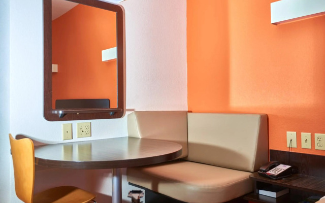Motel 6 Wilkes Barre, PA - Arena