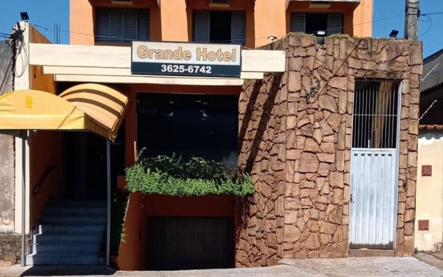 OYO Grande Hotel