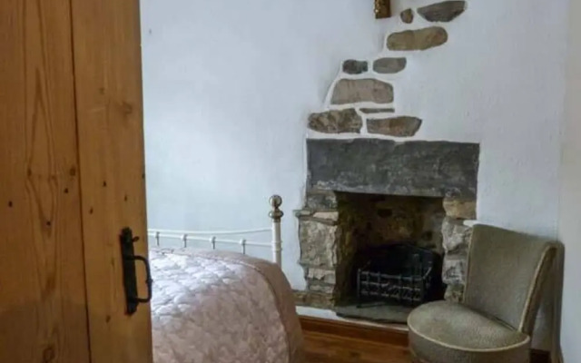 3 Stonebower Cottages