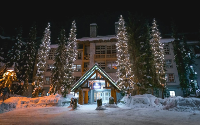 Blackcomb Springs Suites by CLIQUE