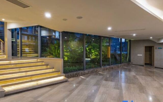 Vyluk Hotel Chongqing Light Rail Station