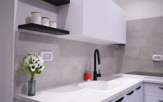JLM Suites Tower Lincoln  Prime Location