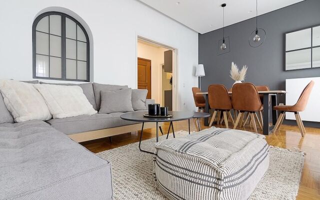 Spacious 3 bedroom apartment in Thessio