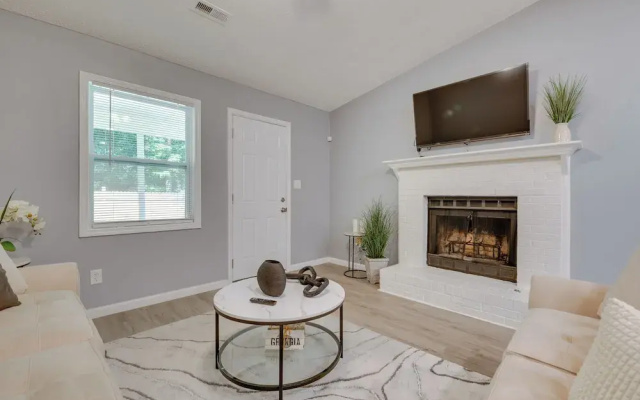 Atlanta Getaway w/ Private Yard: 3 Mi to Airport