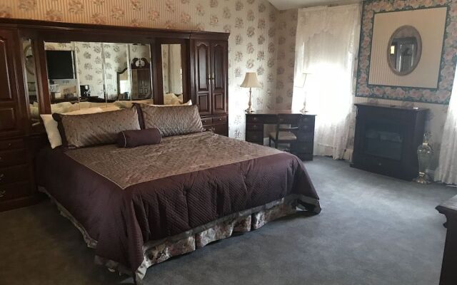 Long House Manor B And B