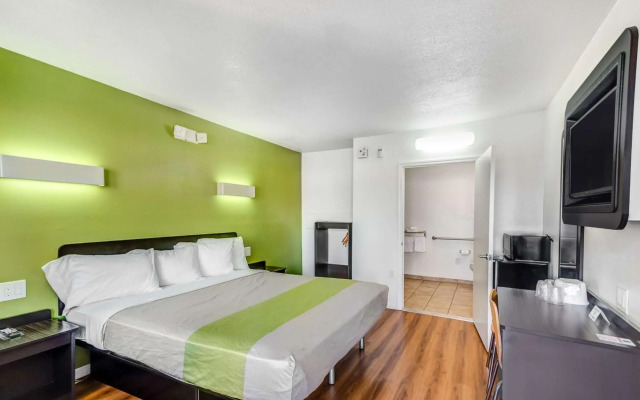 Motel 6 Visalia, CA