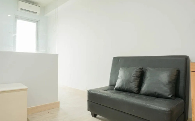Cozy and Simply Studio Titanium Square Apartment