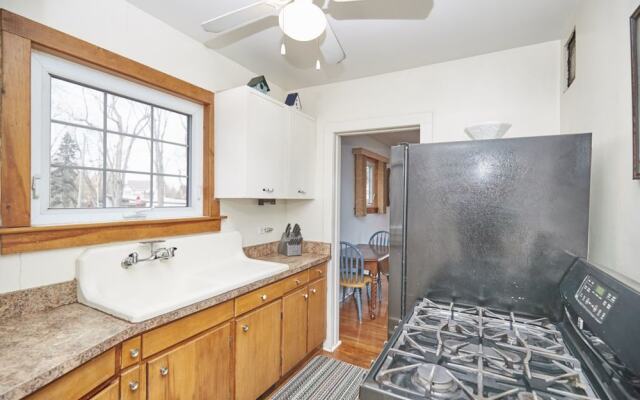 Exclusive Waterfront Beach House Retreat