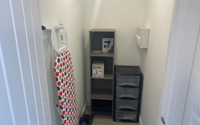 Wyndham Crescent - Stylish Flat in Popular Pontcanna