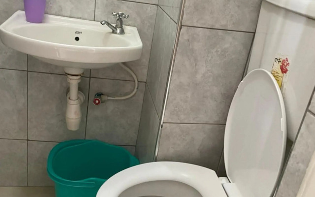 The glenn Apache House with a pool and free wifi