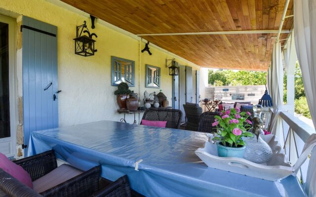 Renovated house with private swimming pool, close to Villefranche-du-Périgord.