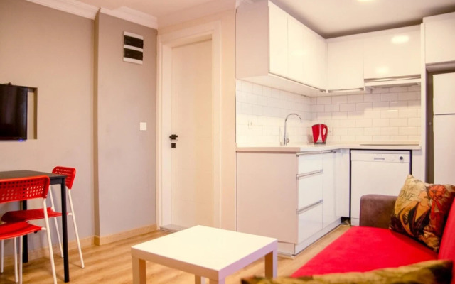 Colorful Apartment Near Kulturpark Izmir