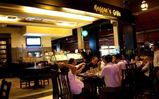 OYO 90375 Reggae Inn